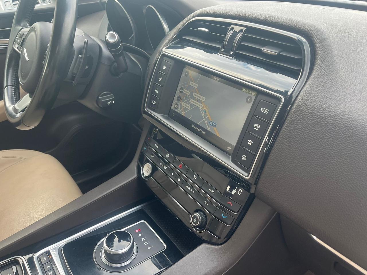 Jaguar F-Pace 2016 2.0 D 180 CV Portfolio