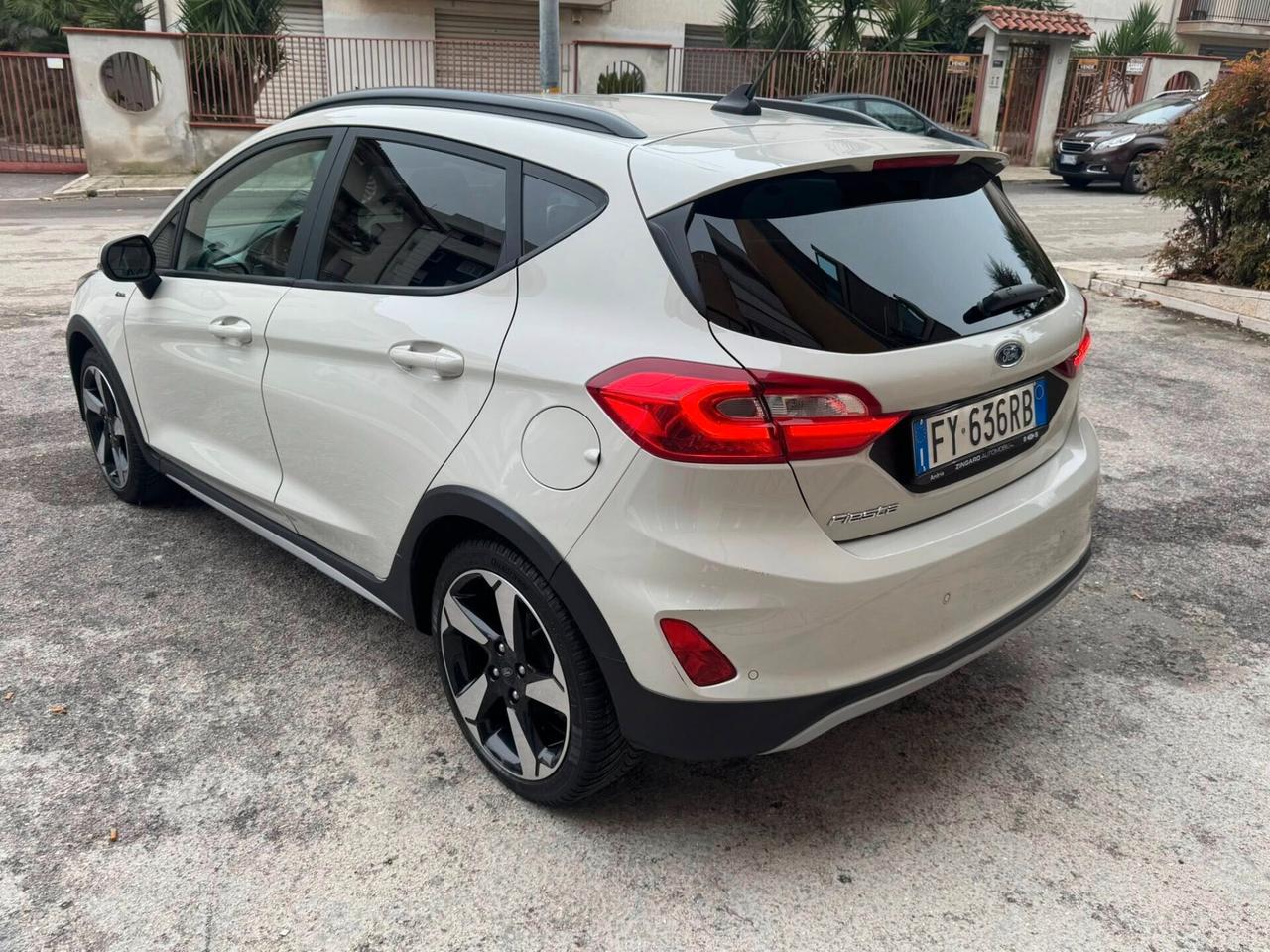 FORD FIESTA 1.5 TDCI 85 CV. NAVI+CERCHI+BIXENO