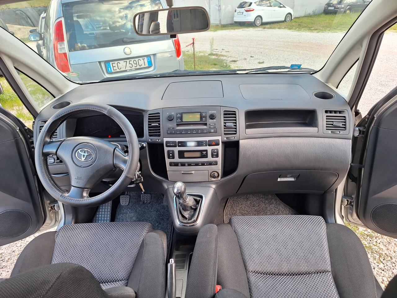 Toyota Corolla Verso 2.0 tdi D-4D NEOPATENTATI FAMIGLIARE
