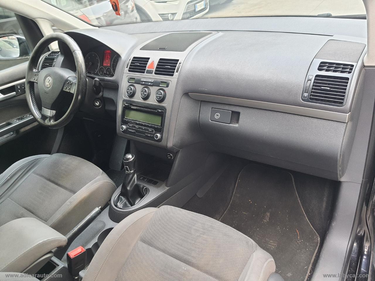 VOLKSWAGEN Touran 2.0 TDI DPF 7 POSTI