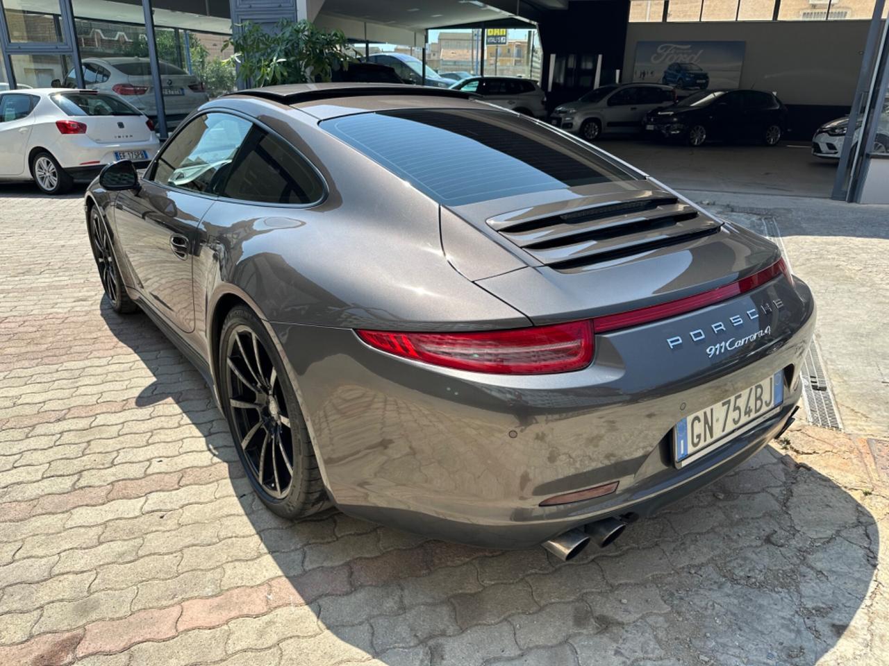 Porsche 911 3.4 Carrera 4 Coupé Scarichi Tetto 2015