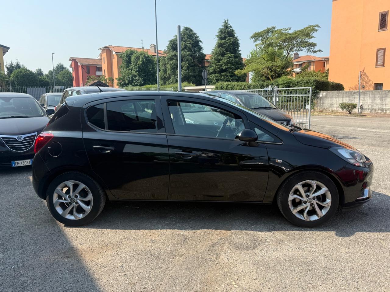 Opel Corsa 1.2 5 porte b-Color