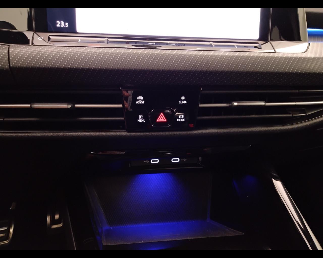 VOLKSWAGEN Golf VIII 2020 - Golf 2.0 tdi R-Line 150cv