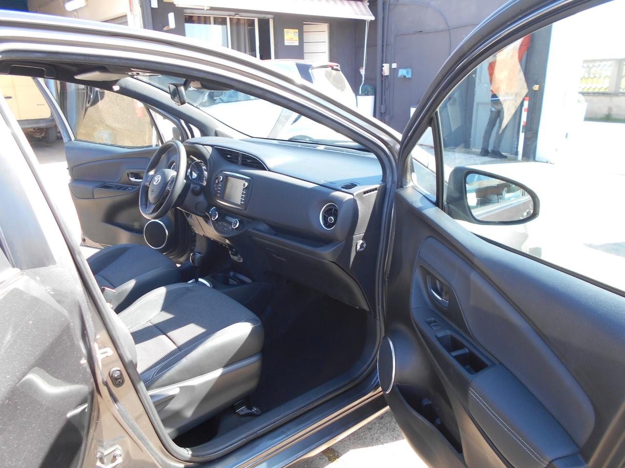 Toyota Yaris 1.5 Hybrid 5 porte Business