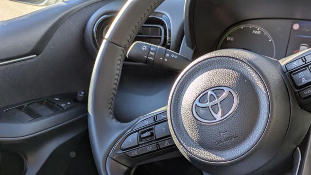 TOYOTA Yaris HYBRID 1.5h 92cv