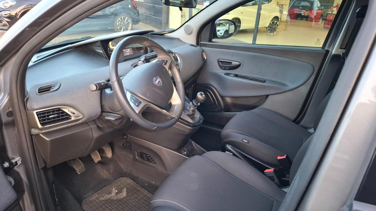 Lancia Ypsilon 1.0 firefly hybrid Gold s&s 70cv 5p.ti