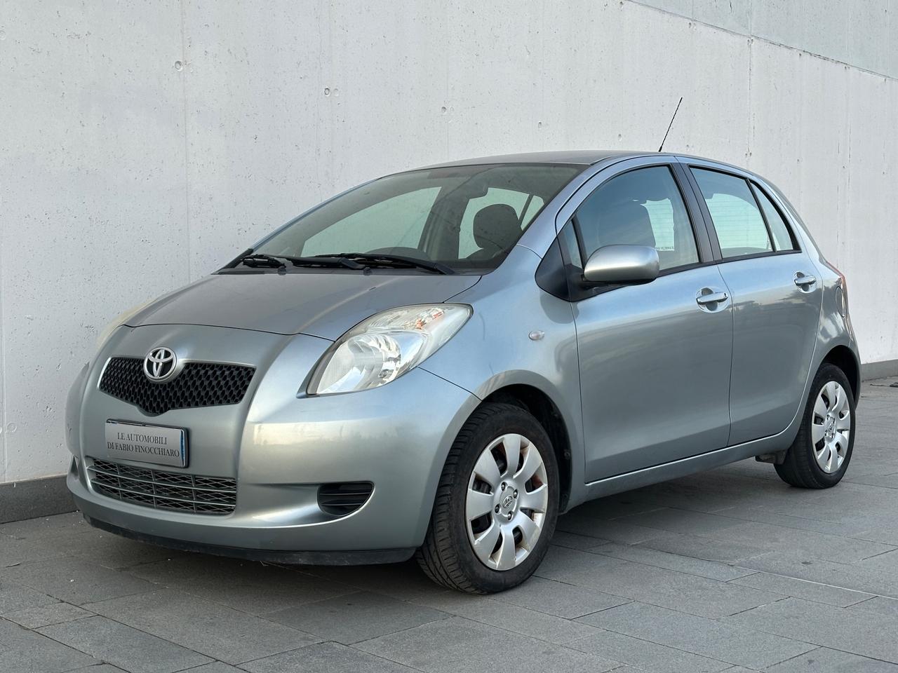 Toyota Yaris 1.0 5 porte Sol