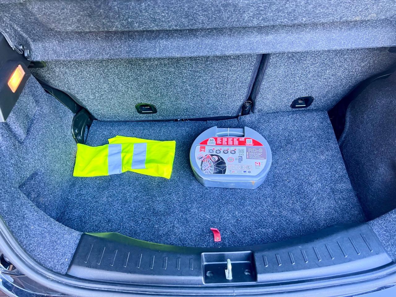 Lancia Ypsilon 1.0 FireFly 5 porte S&S Hybrid Ecochic Silver