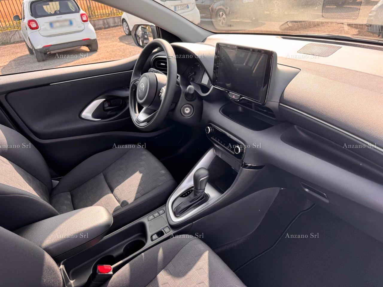 Toyota Yaris 1.5h 115 Icon NEOPATENTATI "PREZZO REALE NON LEGATO A FINANZIARIA"