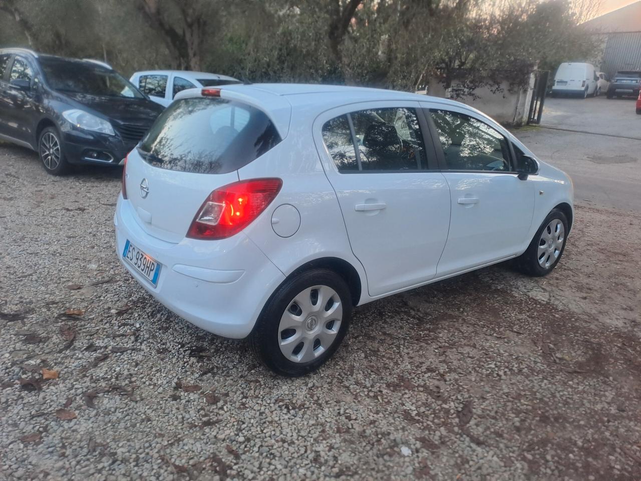 Opel Corsa 1.2 5 porte Sport km 114mila
