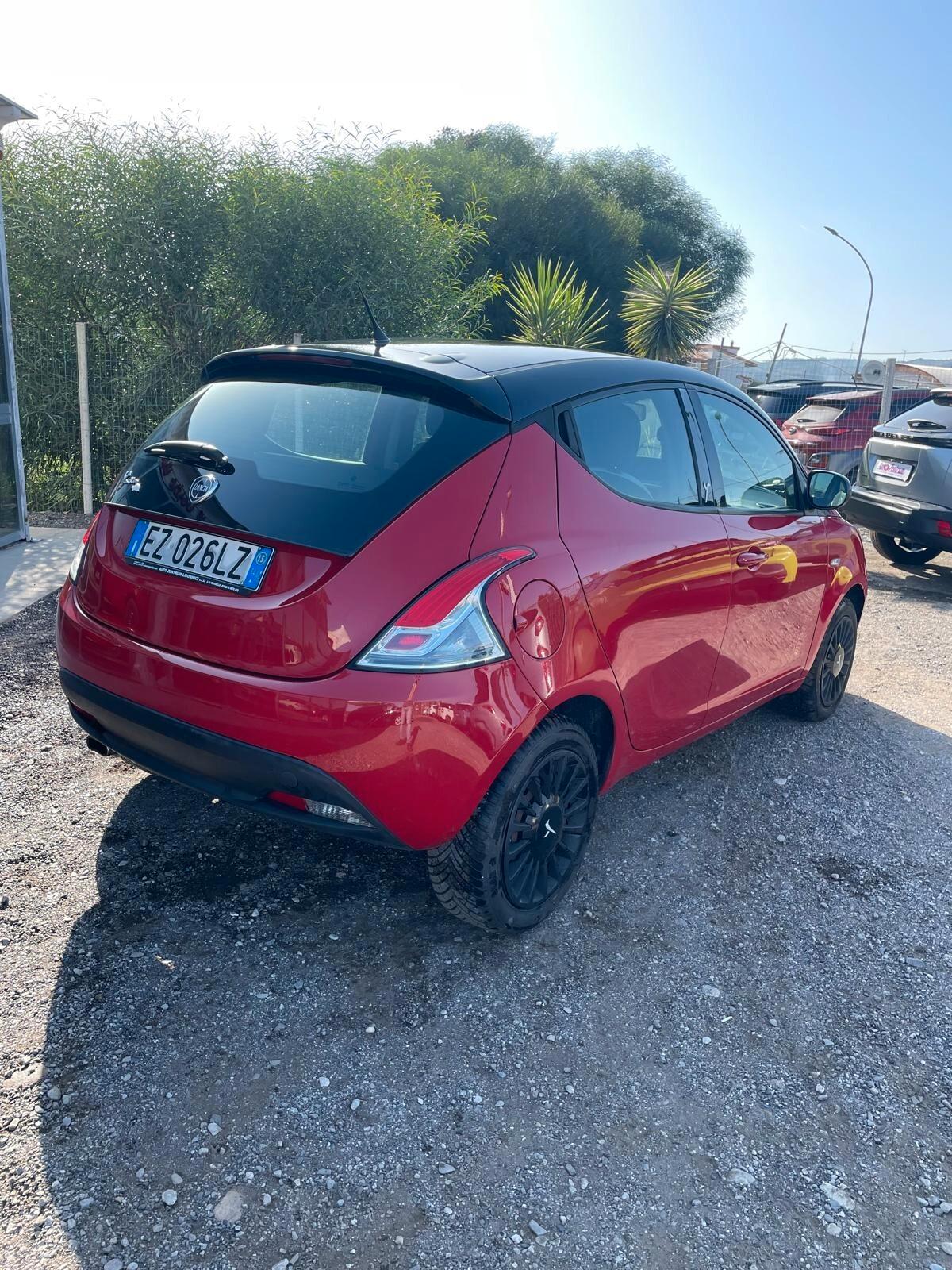 Lancia Ypsilon 1.2 69 CV 5 porte Elefantino