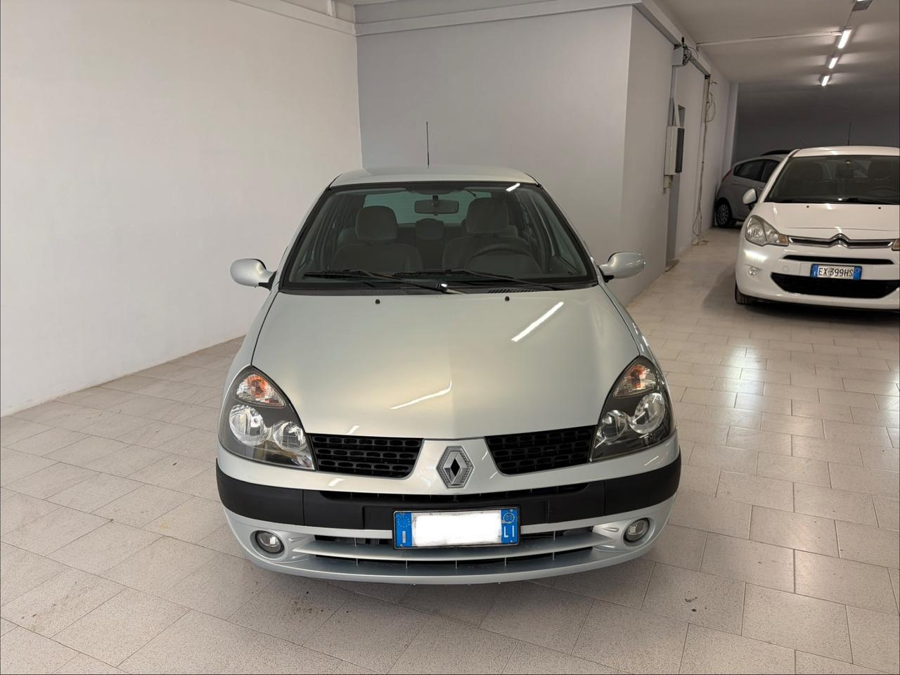 Renault Clio 1.2 16V cat 5 porte Privilège km 109.000 Nuova !