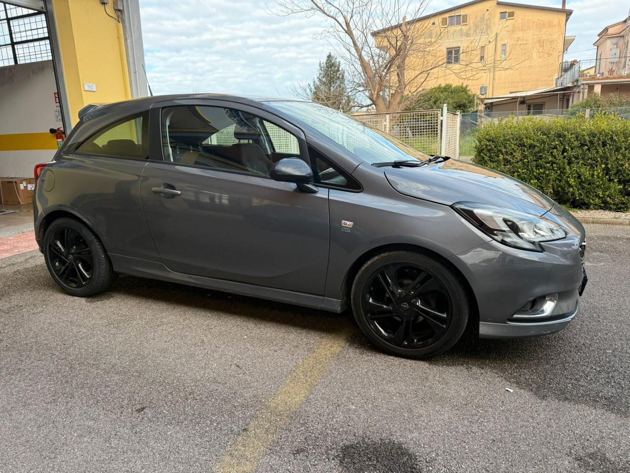 Opel Corsa 1.4 90CV Coupé b-Color