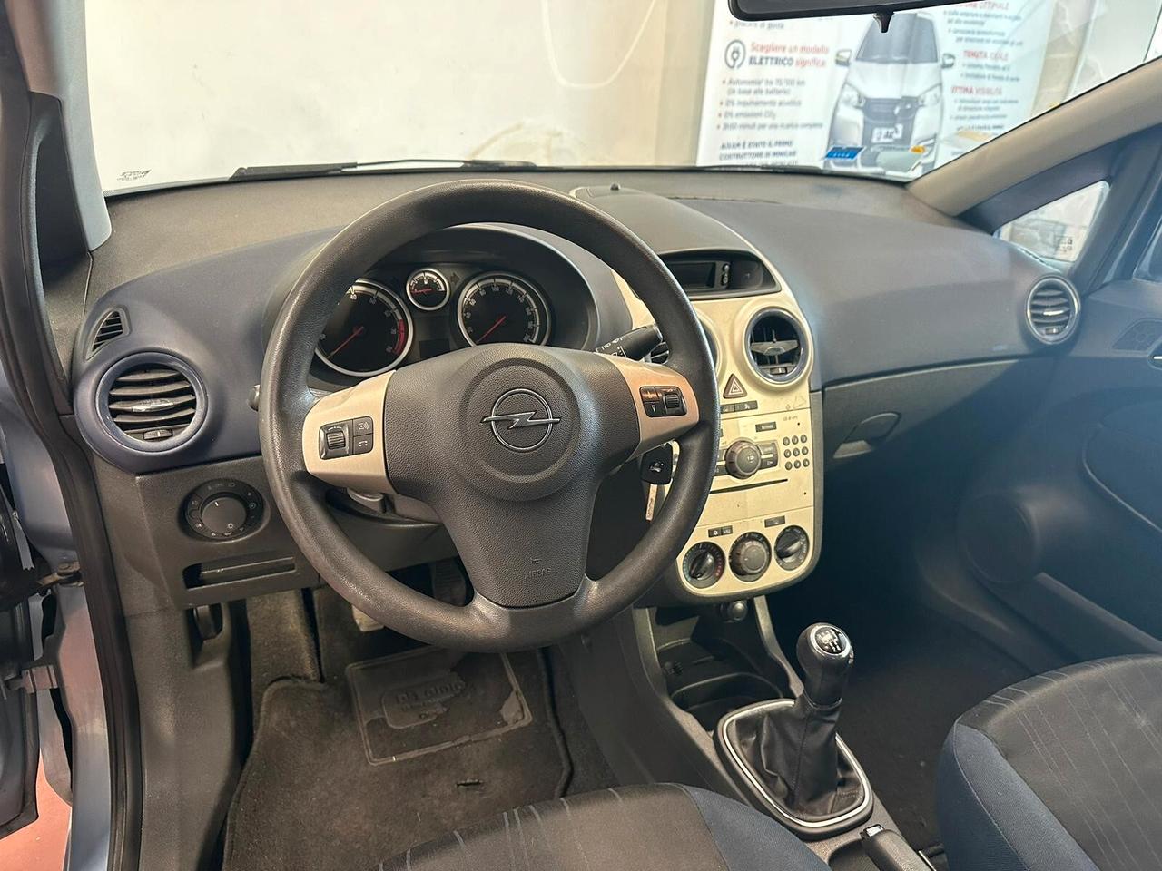 Opel Corsa 1.2 3 porte Club