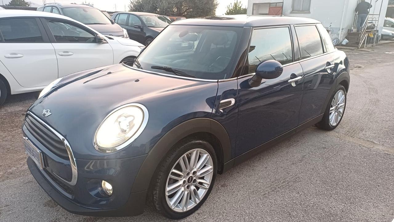 Mini COOPER D 1.5 2017 FULL OPTIONAL SOLO 49MILA KM LED F56