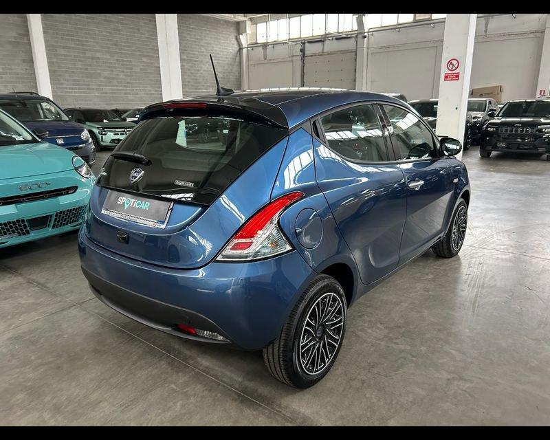 Lancia Ypsilon NUOVA My23 1.0 Firefly 70 CvStart&Stop Hybrid Gold