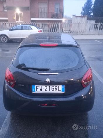 Peugeot 208 PureTech 82 5 porte Allure