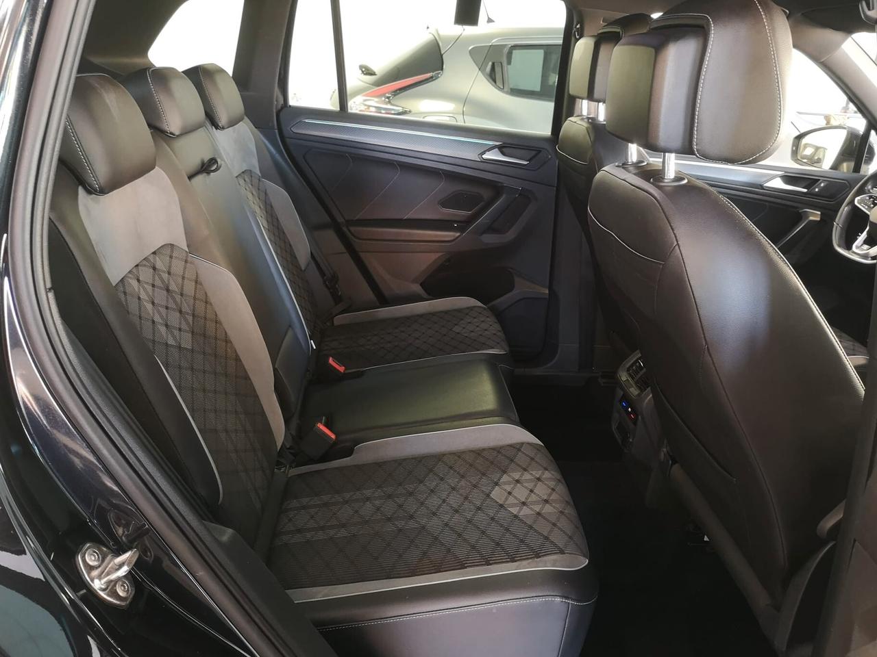 Volkswagen Tiguan 2.0 TDI 150 CV DSG R-Line 2021