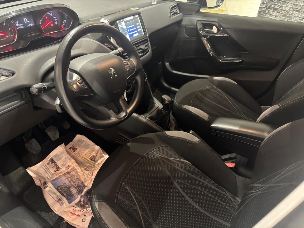 Peugeot 208 1.4 HDi 68 CV 5 porte Allure