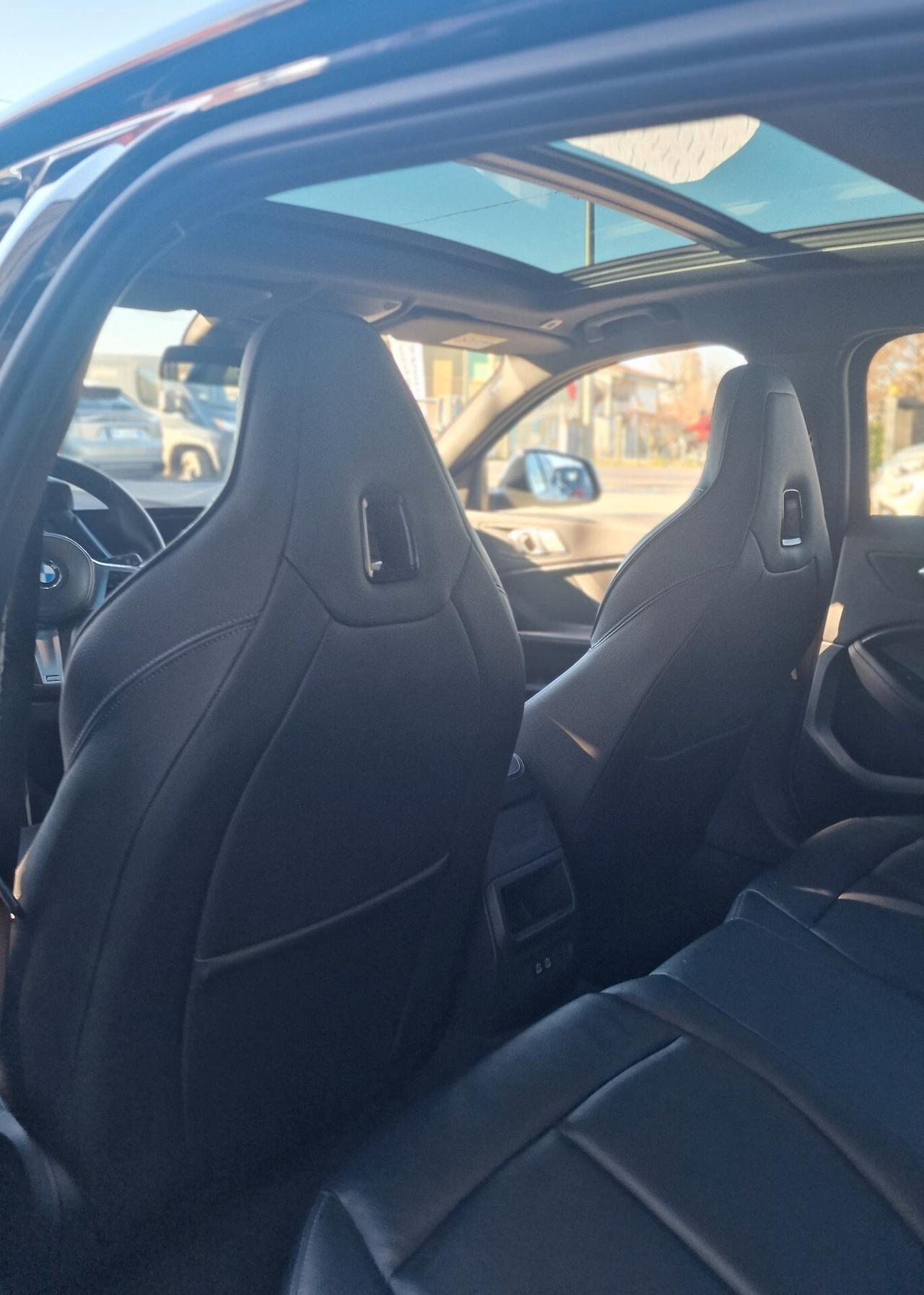 Bmw 116 116d 5p. Msport