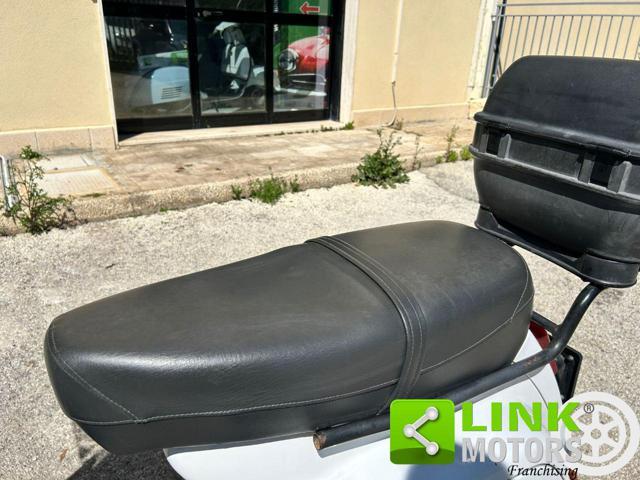 PIAGGIO Vespa 50 HP .