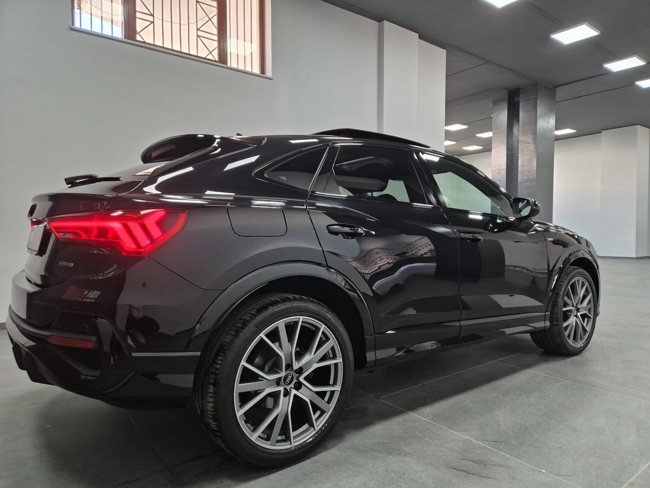 Audi Q3 SPORTBACK 35 TDI quattro S-tronic S-line