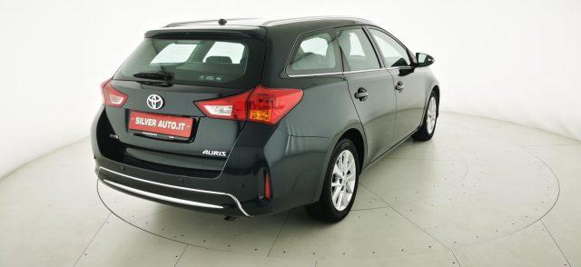 TOYOTA Auris Touring Sports 1.4 D-4D Lounge