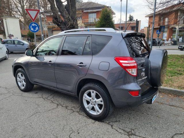 TOYOTA RAV 4 RAV4 2.2 D-4D 150 CV DPF Luxury con GANCIO TRAINO