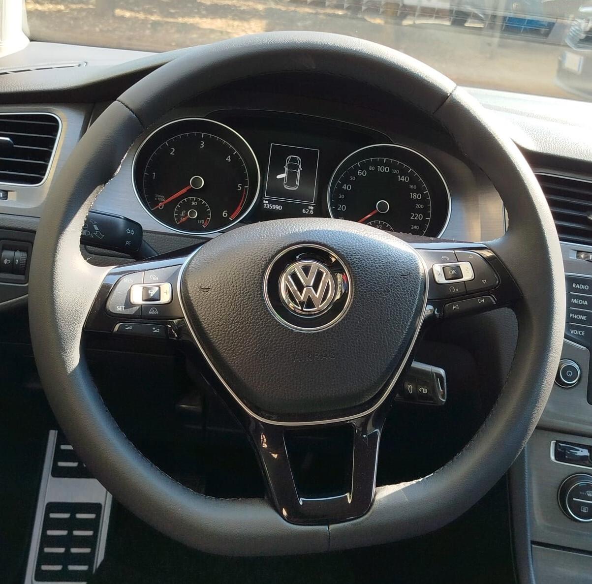 Volkswagen Golf 1.6 TDI DPF Highline NEO 2014