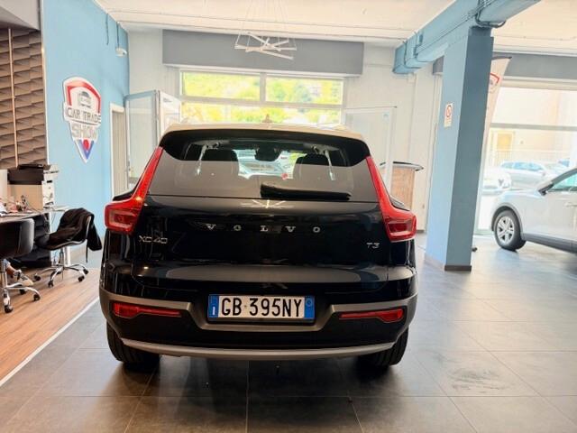 VOLVO XC40 T3 GEARTRONIC BUSINESS PLUS
