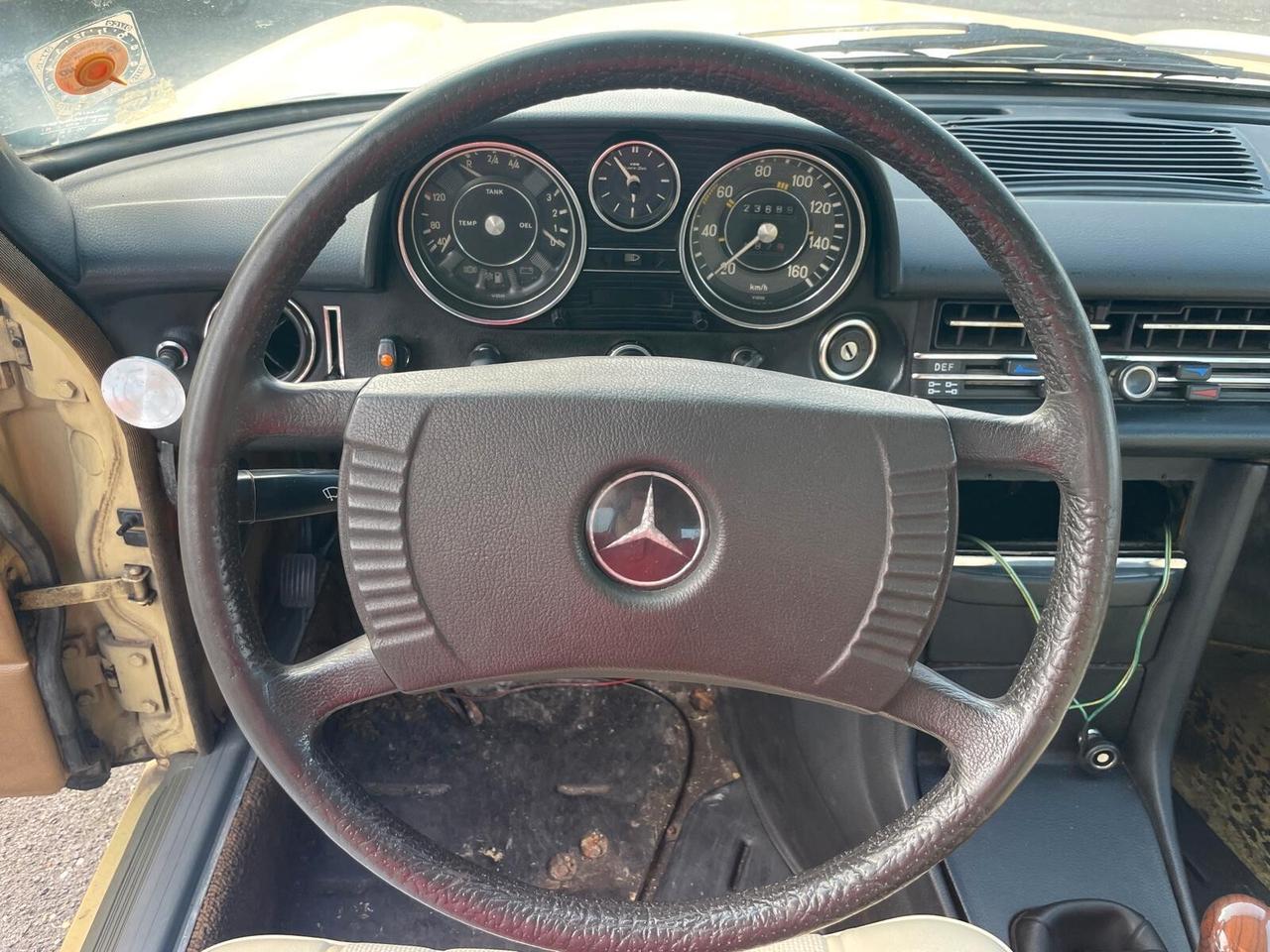 Mercedes-benz 210/310 MERCEDES W115/8 200D