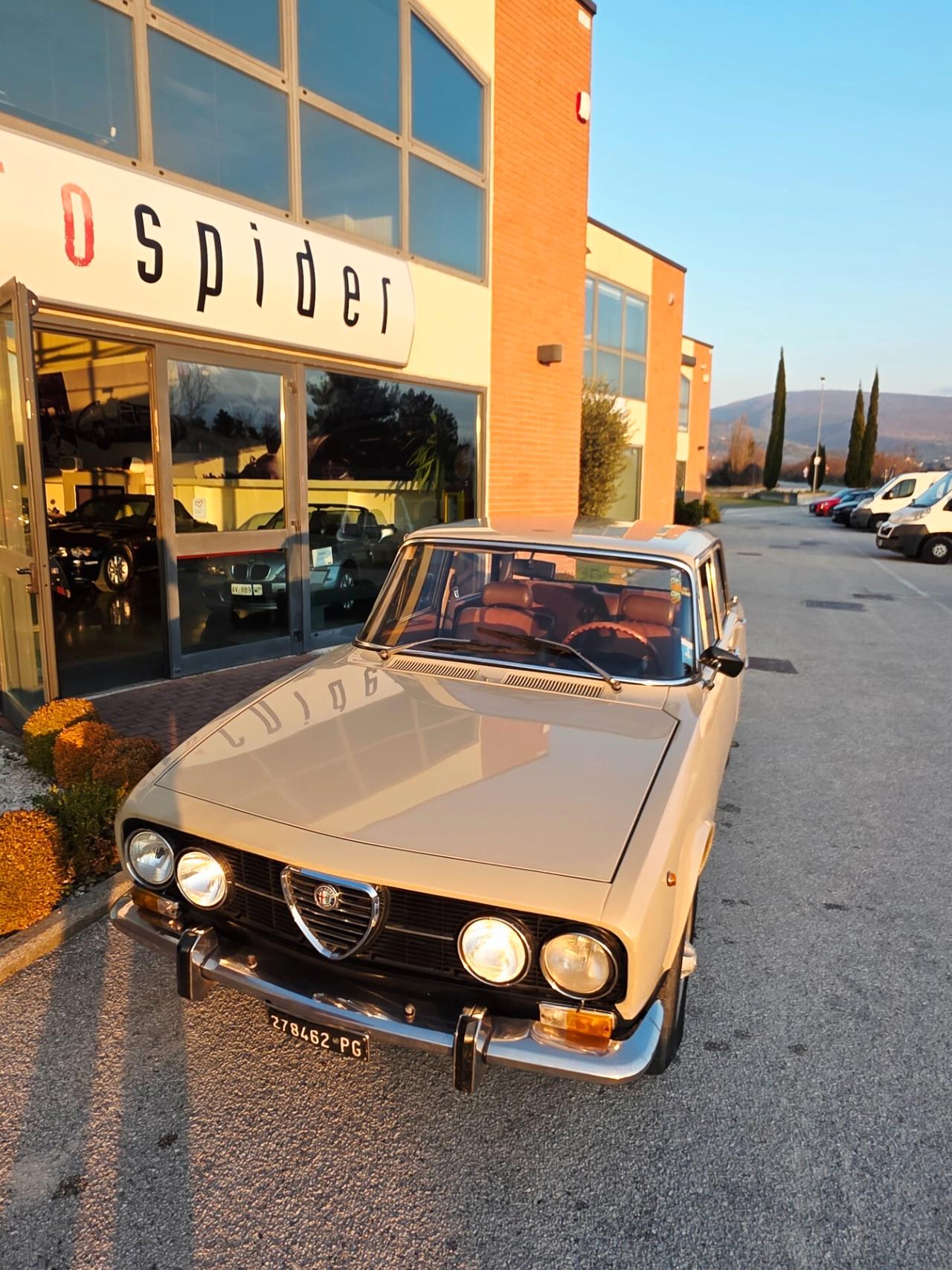 Alfa Romeo 2000 berlina