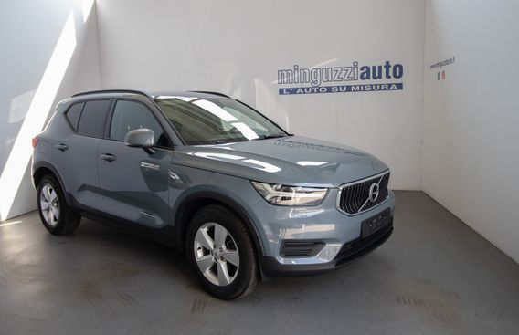 Volvo XC40 D3 150 Cv Momentum - Noleggio Breve/medio Termine