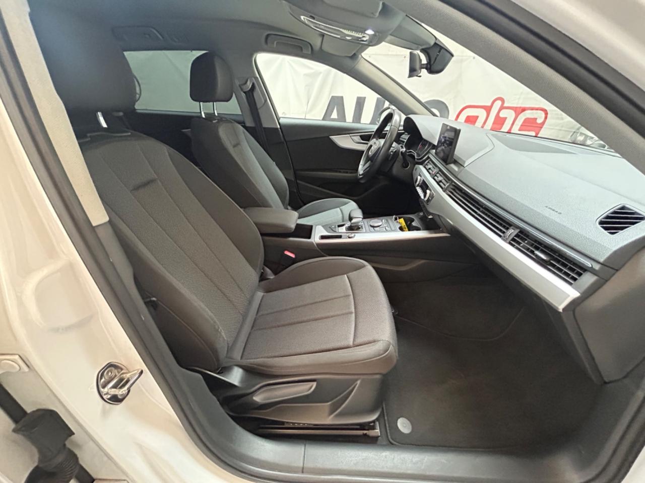 Audi A4 2.0 TDI 150 CV S tronic Sport