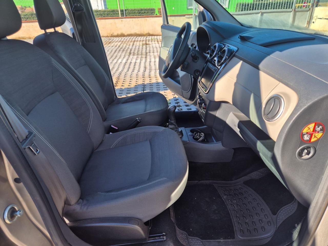 Dacia Lodgy 1.6 8V 85CV 5 posti metano scadenza 2029