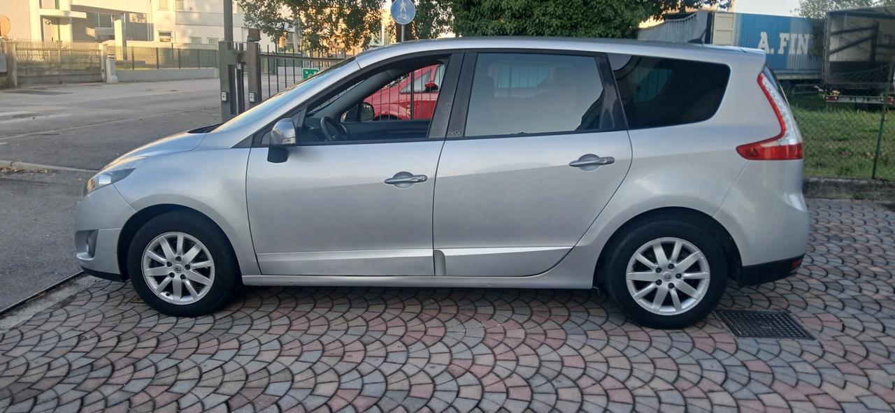 Renault Scenic 7 posti 1.5 dci