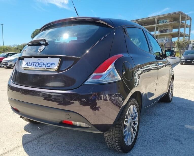 Lancia Ypsilon 1.2 69 CV 5 porte Gold