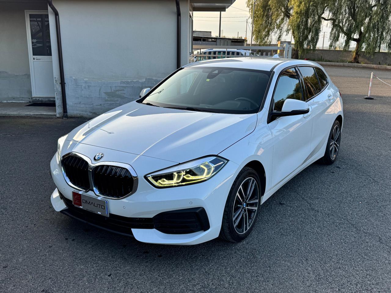 Bmw 118 118d 5p. Business Advantage