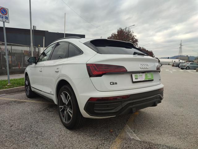 AUDI Q5 black sportback