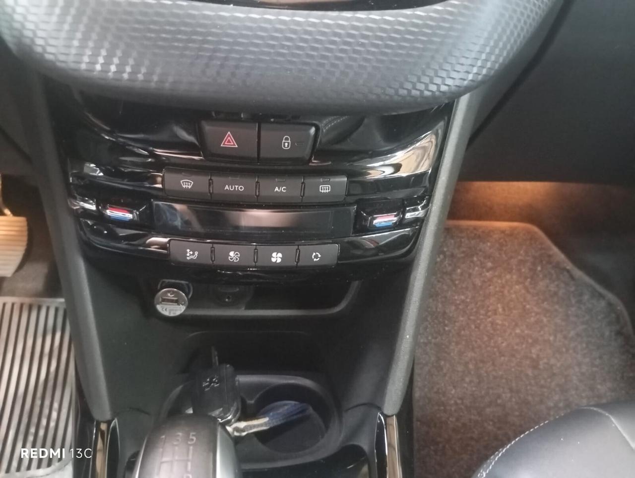 PEUGEOT 2008 DEL 2015 BENZINA 60.000 KM