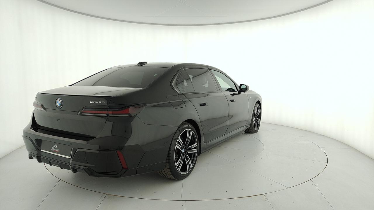 BMW Serie 7 G70 - i7 xdrive60 MSport