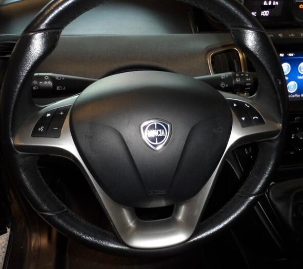 Lancia Ypsilon 1.0 FireFly 70 CV Hybrid Gold