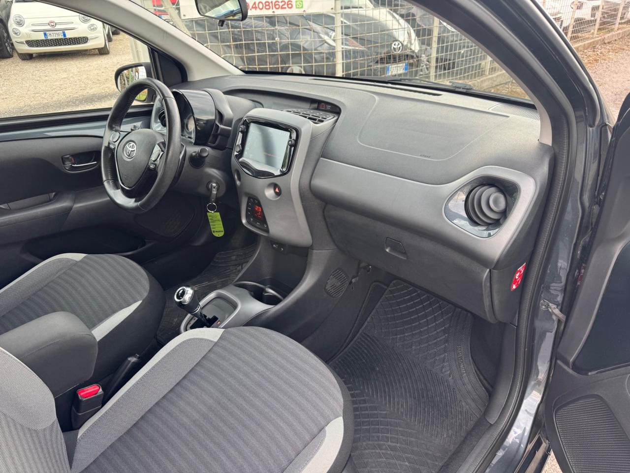 Toyota Aygo Connect 1.0 VVT-i 72 CV 5 porte x-play MMT
