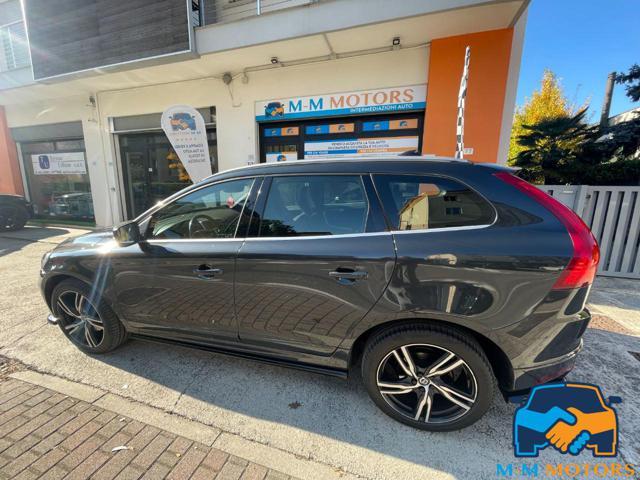VOLVO XC60 D4 AWD doppio treno di gomme