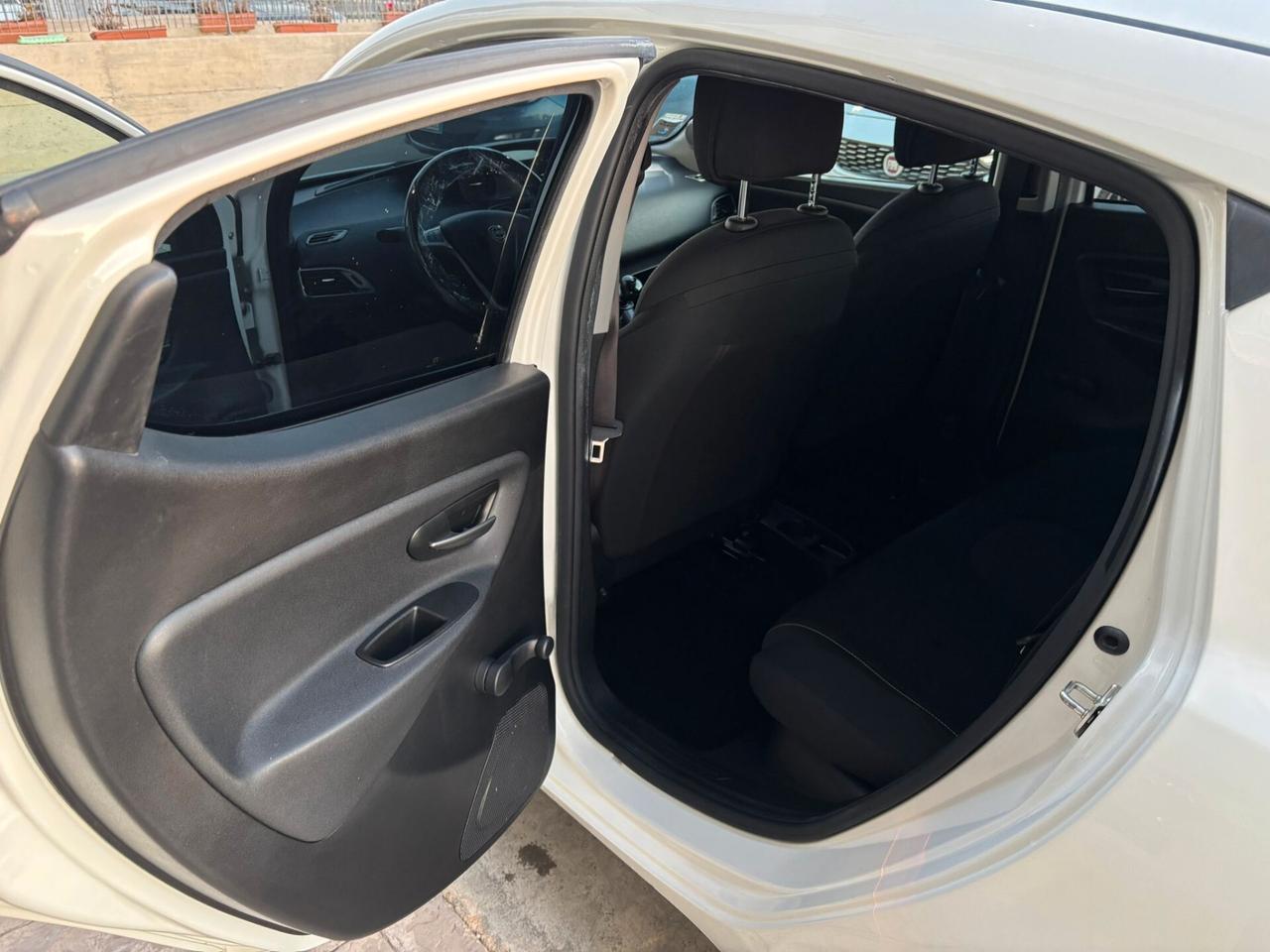 Lancia Ypsilon 1.2 69 CV 5 porte GPL Momo design