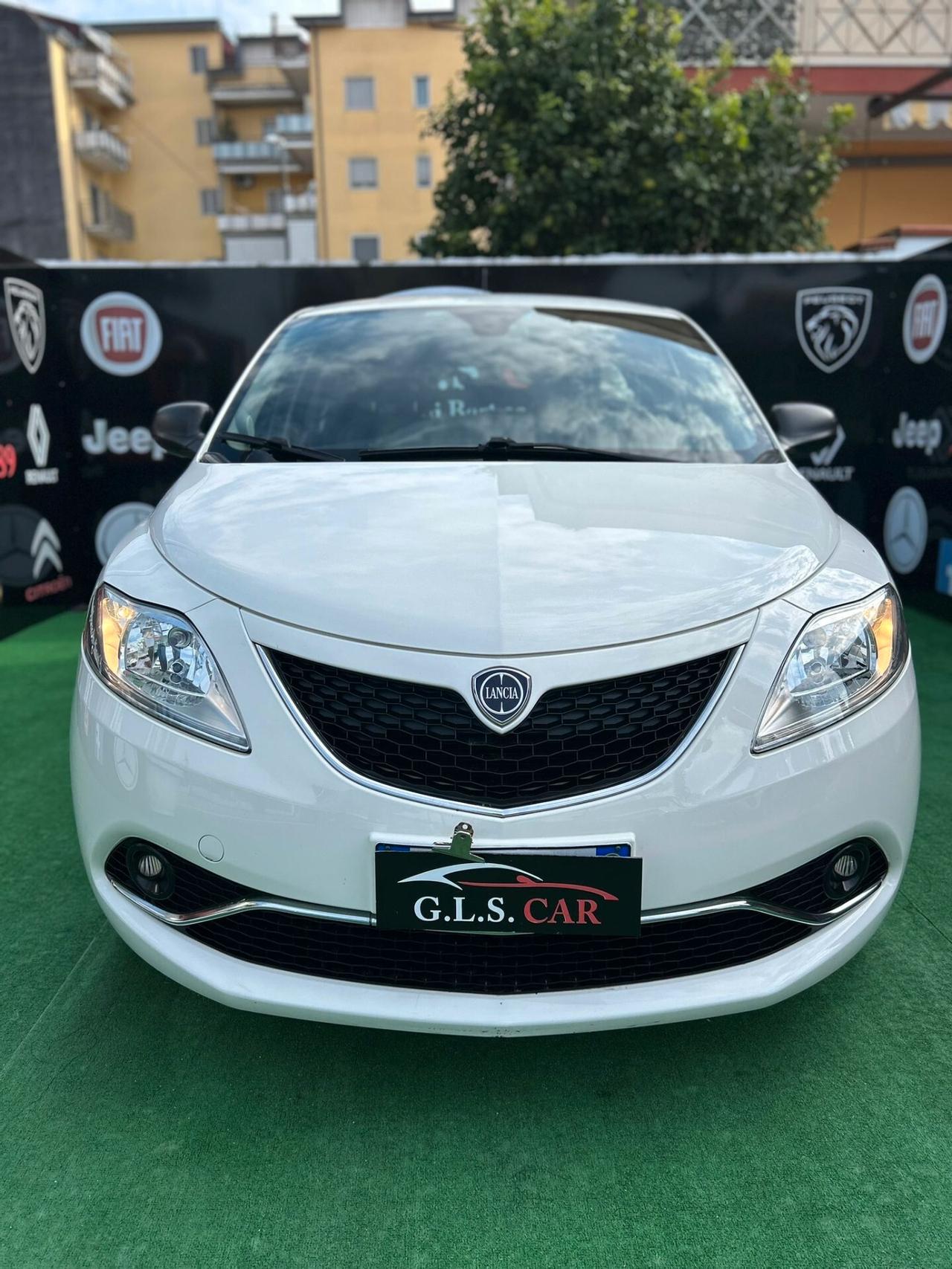 Lancia Ypsilon 1.2 69 CV 5 porte Silver