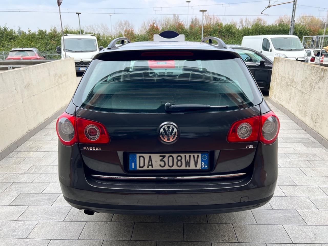 Volkswagen Passat 1.6 16V FSI Comfortline