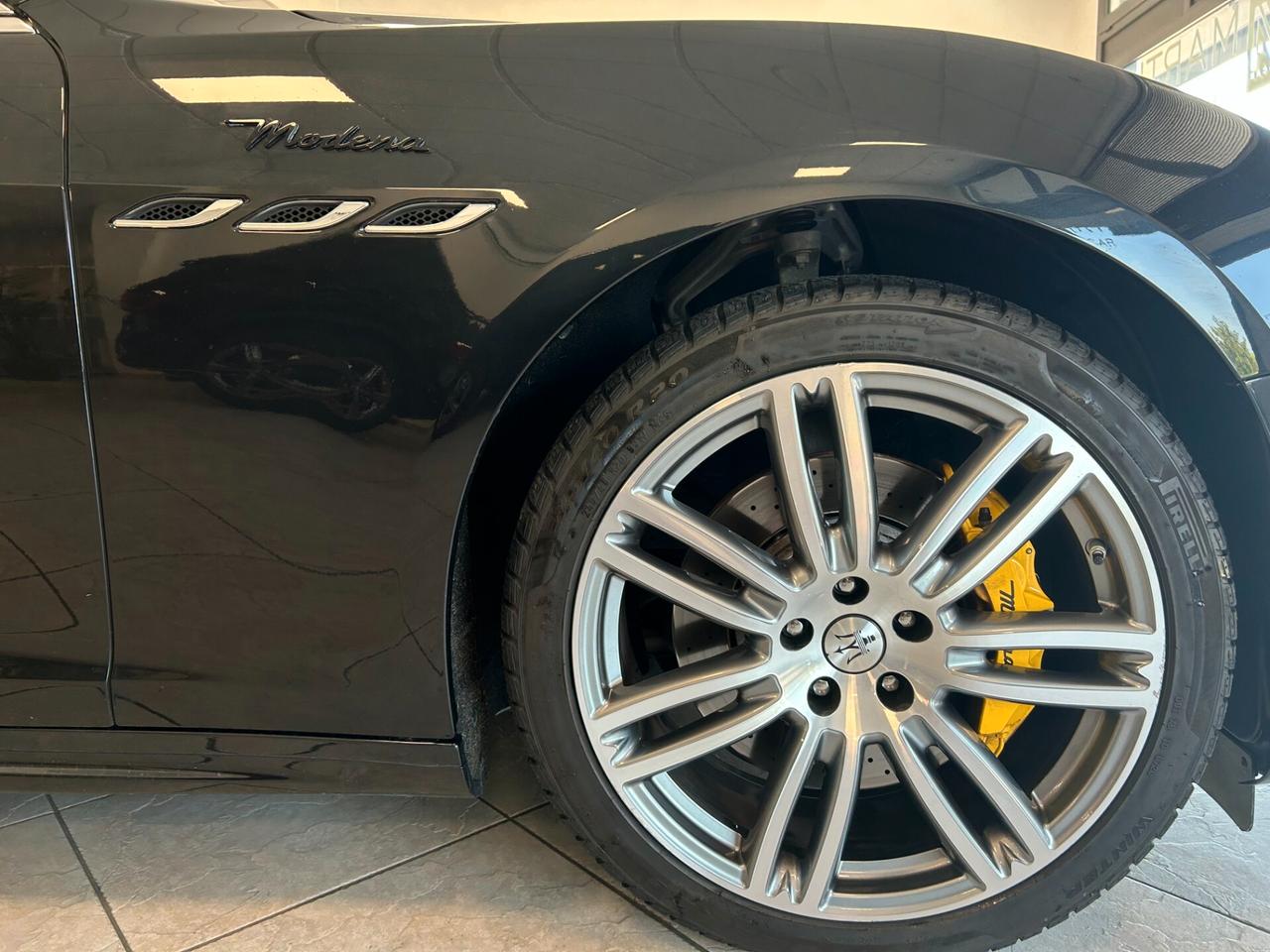 Maserati Ghibli V6 3.0 Modena 350CV