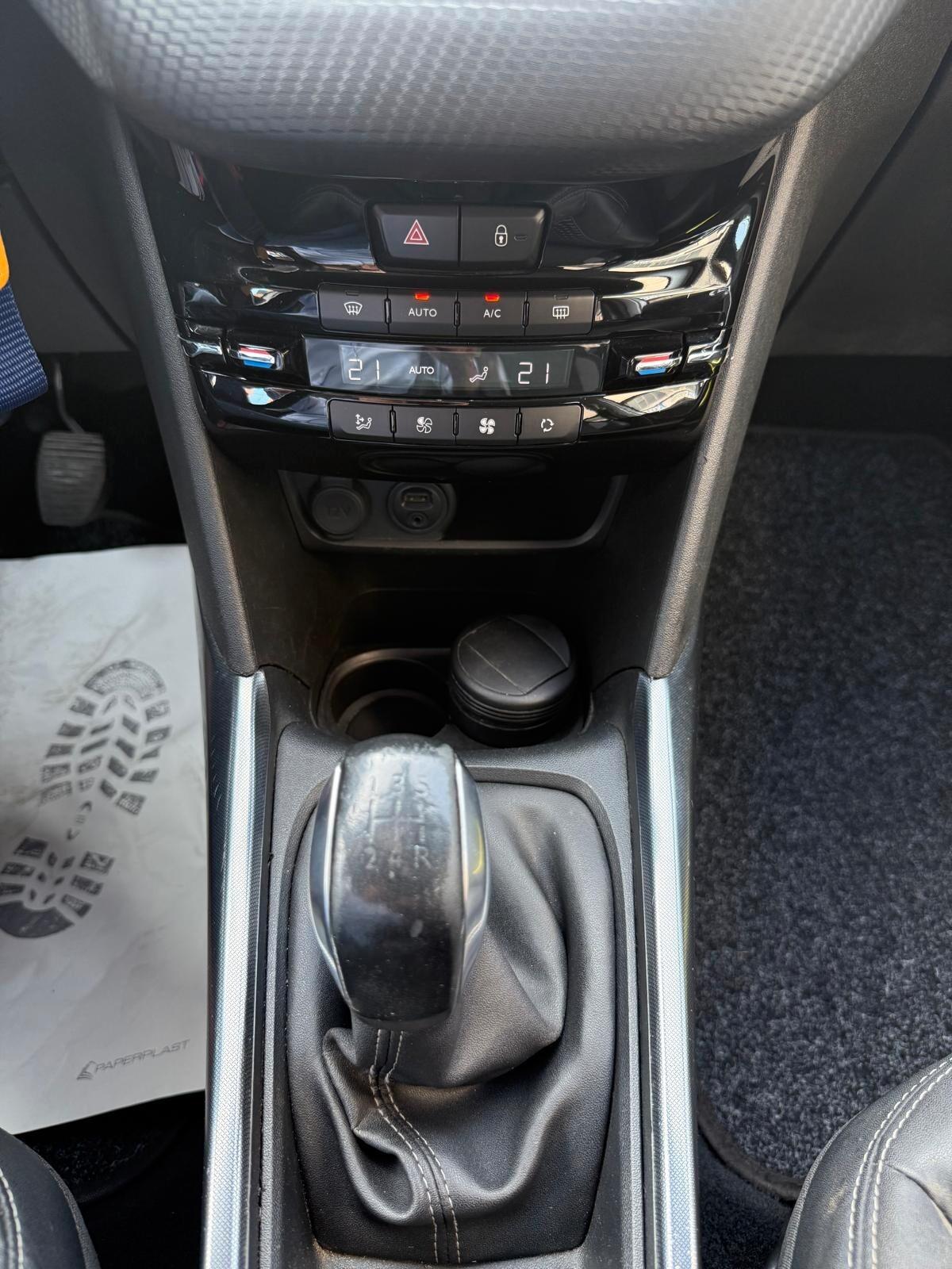 Peugeot 2008 PureTech 82 Allure ***NAVIGATORE*OK NEOPATENTATI***