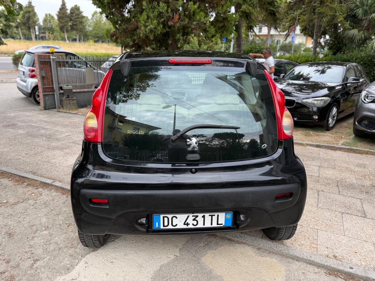 Peugeot 107 1.0 68CV 3p. Plaisir